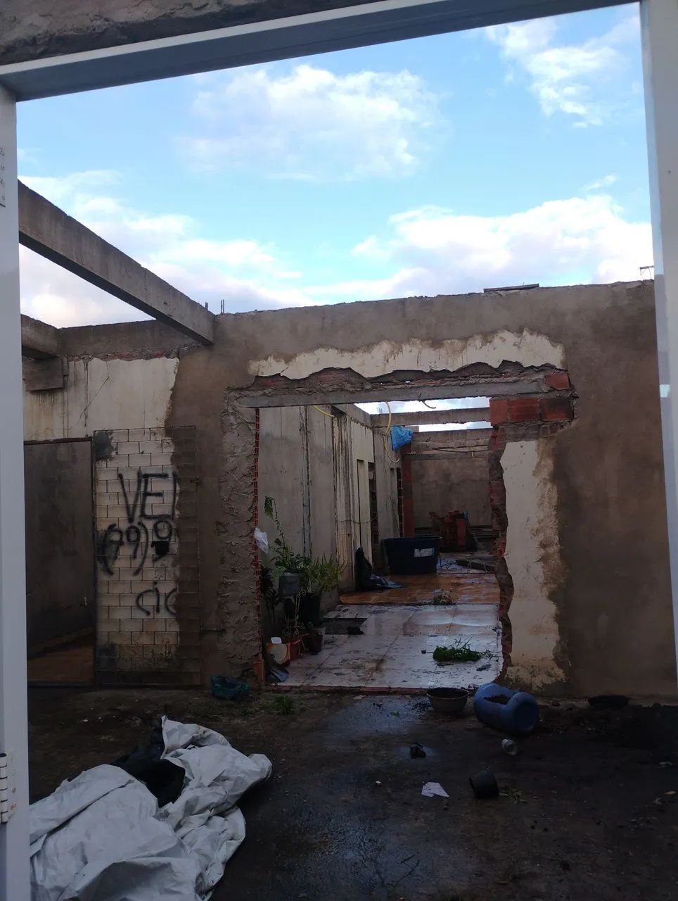 Vende casa com terreno de esquina  - Foto 3