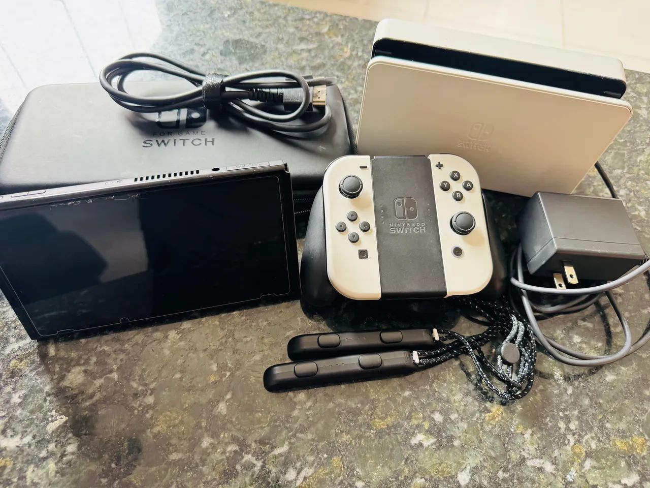 Nintendo Switch OLED 64GB + Acessórios 