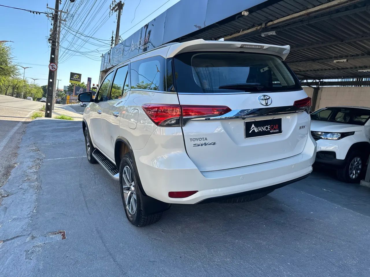 Toyota Hilux SW4 SRX 4X4 2.8 TDI 16V Dies. Aut. 2020 - Foto 3