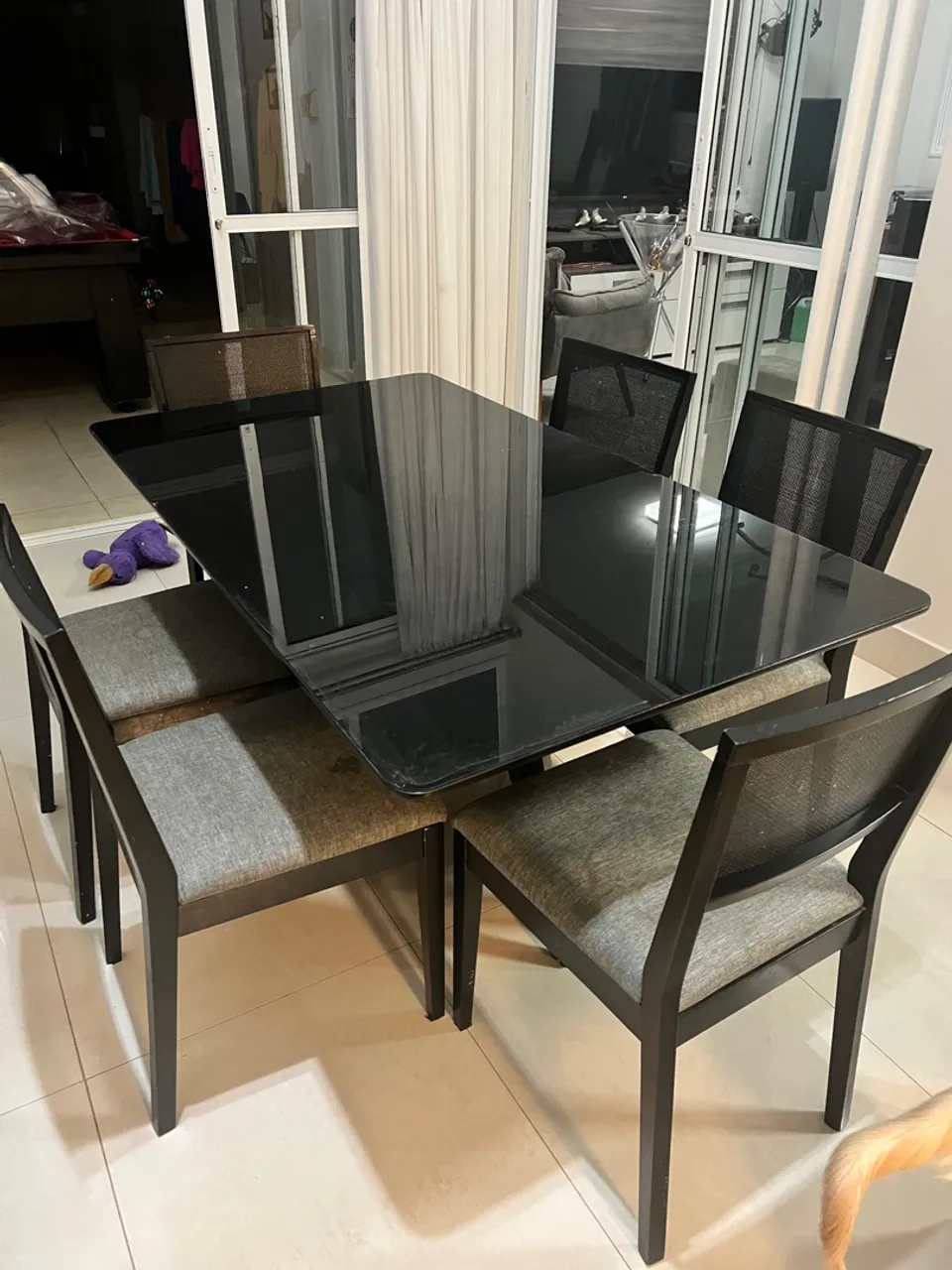 Mesa com 6 cadeiras