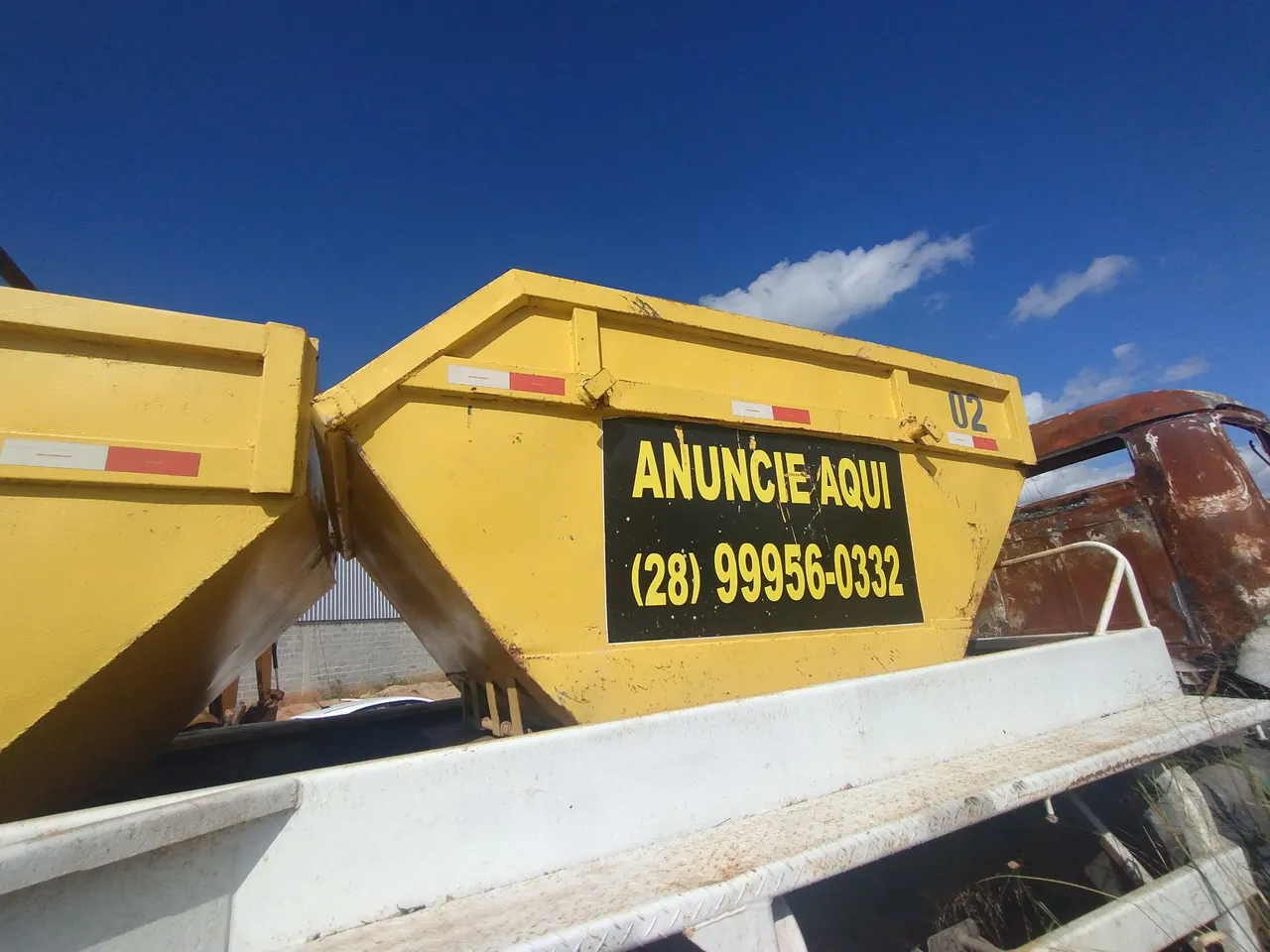 VENDO CAÇAMBAS DE ENTULHO