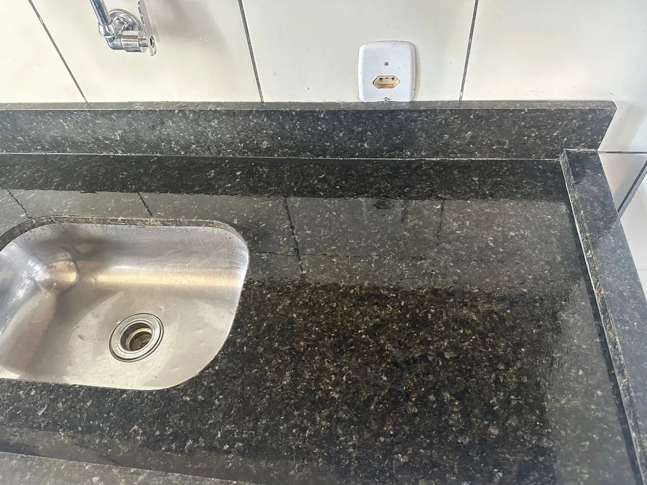 Pia de Granito com Cuba de Aço - Foto 2