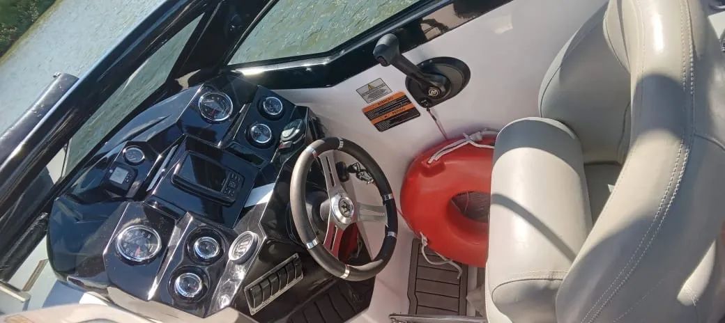 Lancha Royal Mariner 270 cab - Foto 6