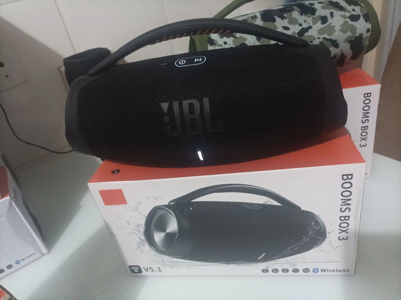 Caixa de Som JBL Boombox 3 , grande 33 cm , só 250 reais pra acabar  - Foto 5