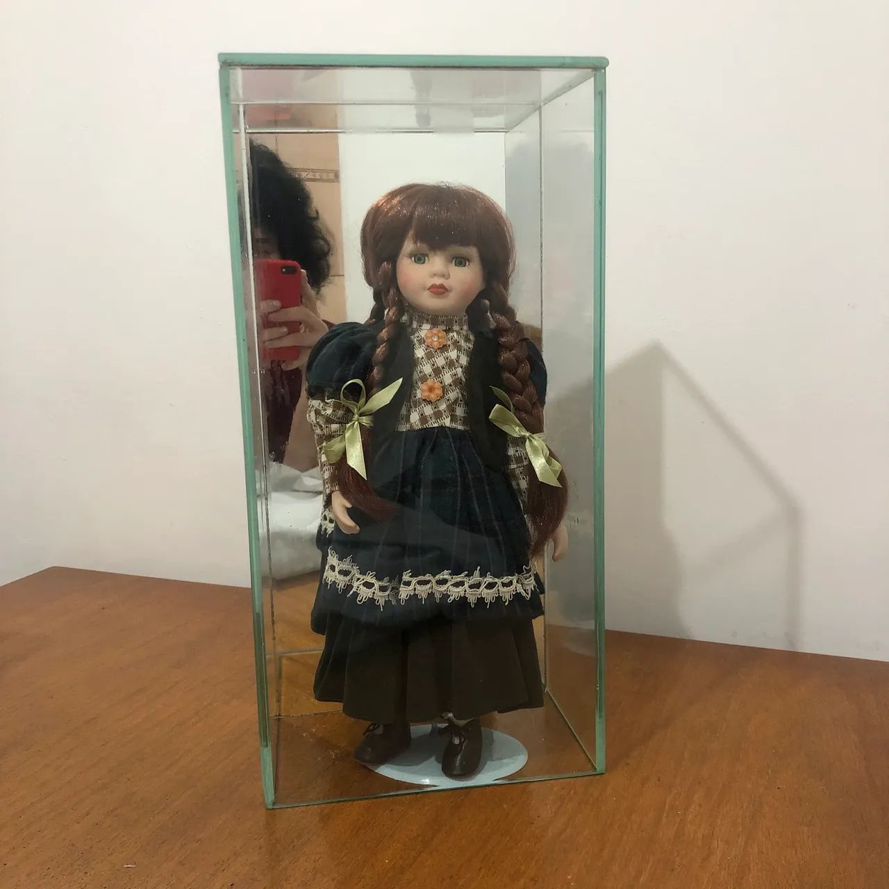 Boneca porcelana com redoma de vidro - Foto 2