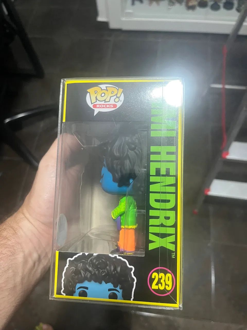 Funko Pop! Jimi Hendrix #239 - Black Light Glow FunkoShop - Foto 4