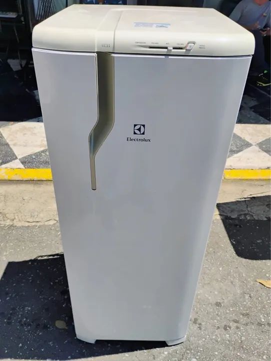 Geladeira RE31 110v