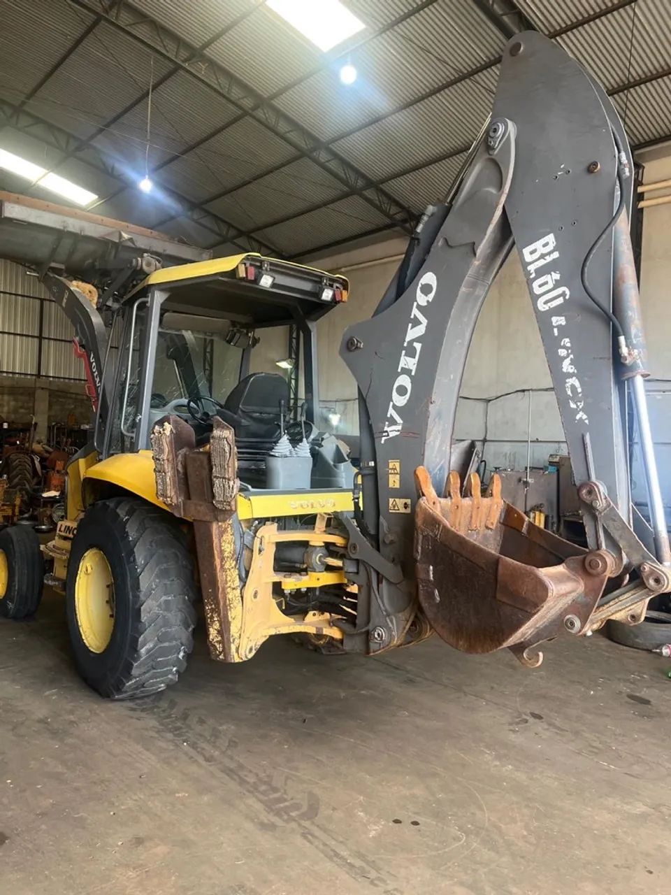 Retroescavadeira volvo BL 60 2011 - Foto 2