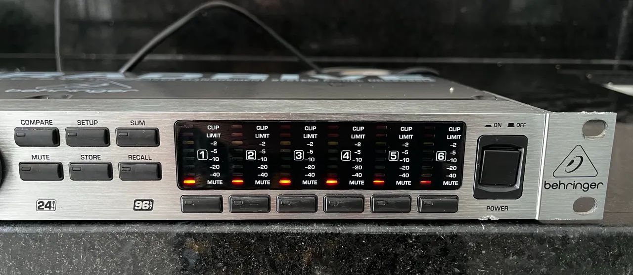 Behringer DCX2496 - ultra drive- Muito Novo  - Foto 5