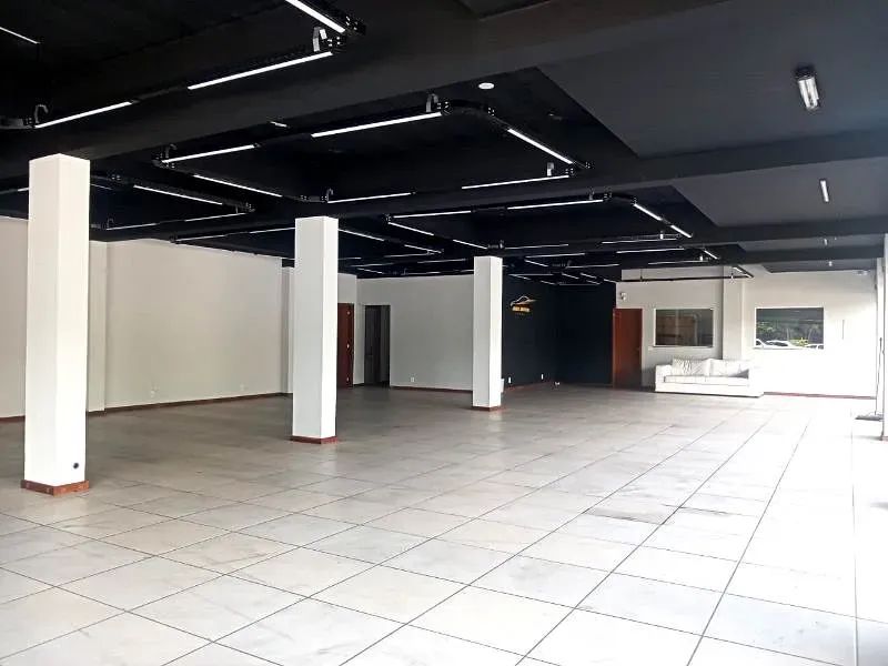 Loja para venda com 212 metros quadrados em Pedro do Rio - Petrópolis - RJ