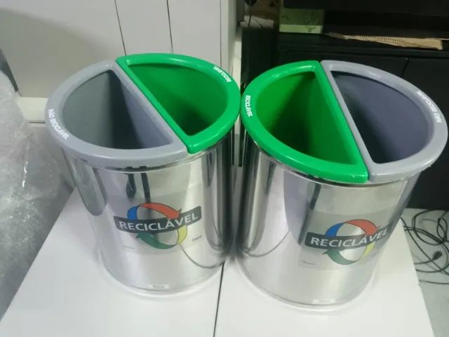 Lixeira dupla em aço inox para coleta seletiva de lixo