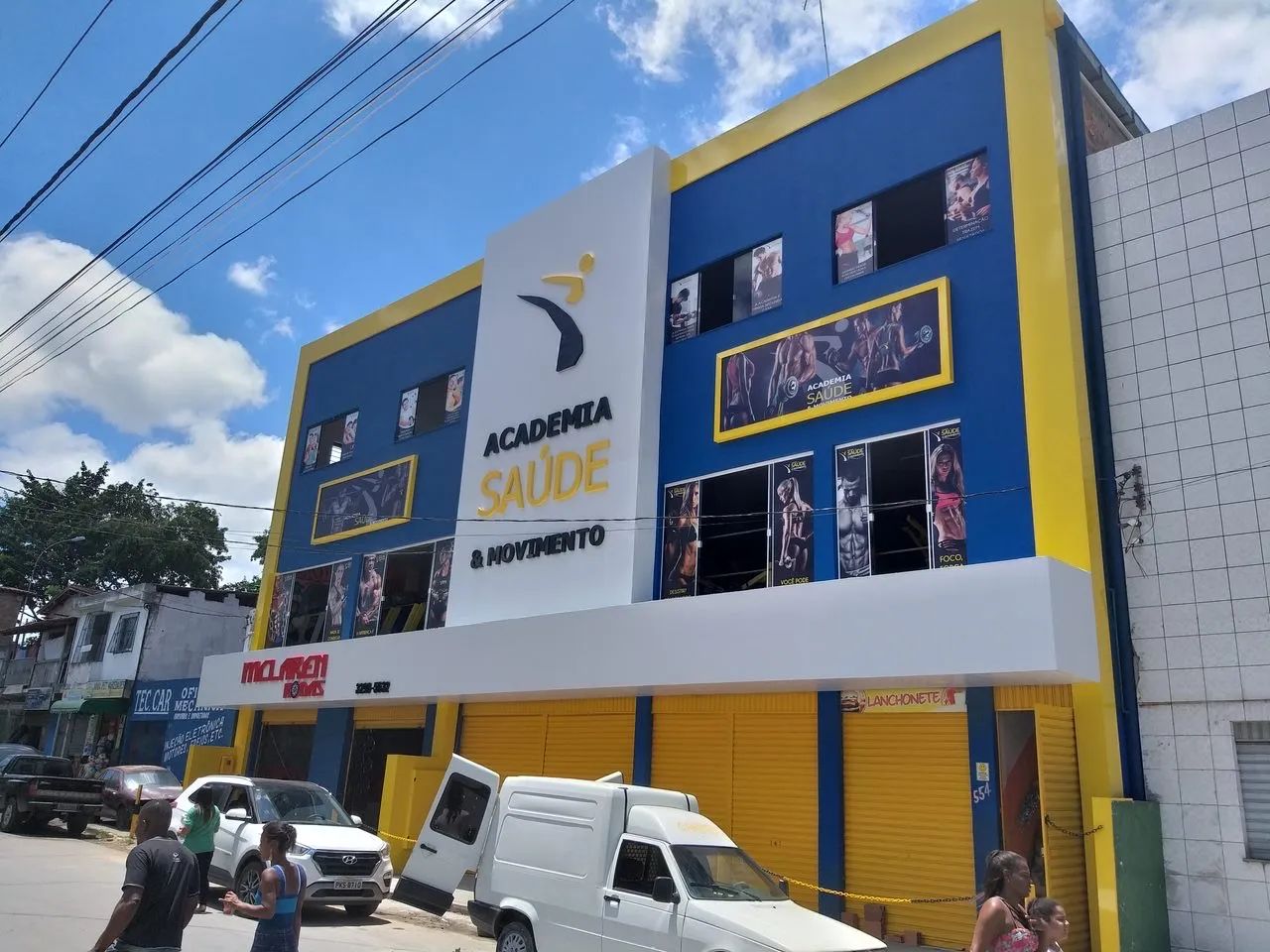 Fachada comercial em ACM