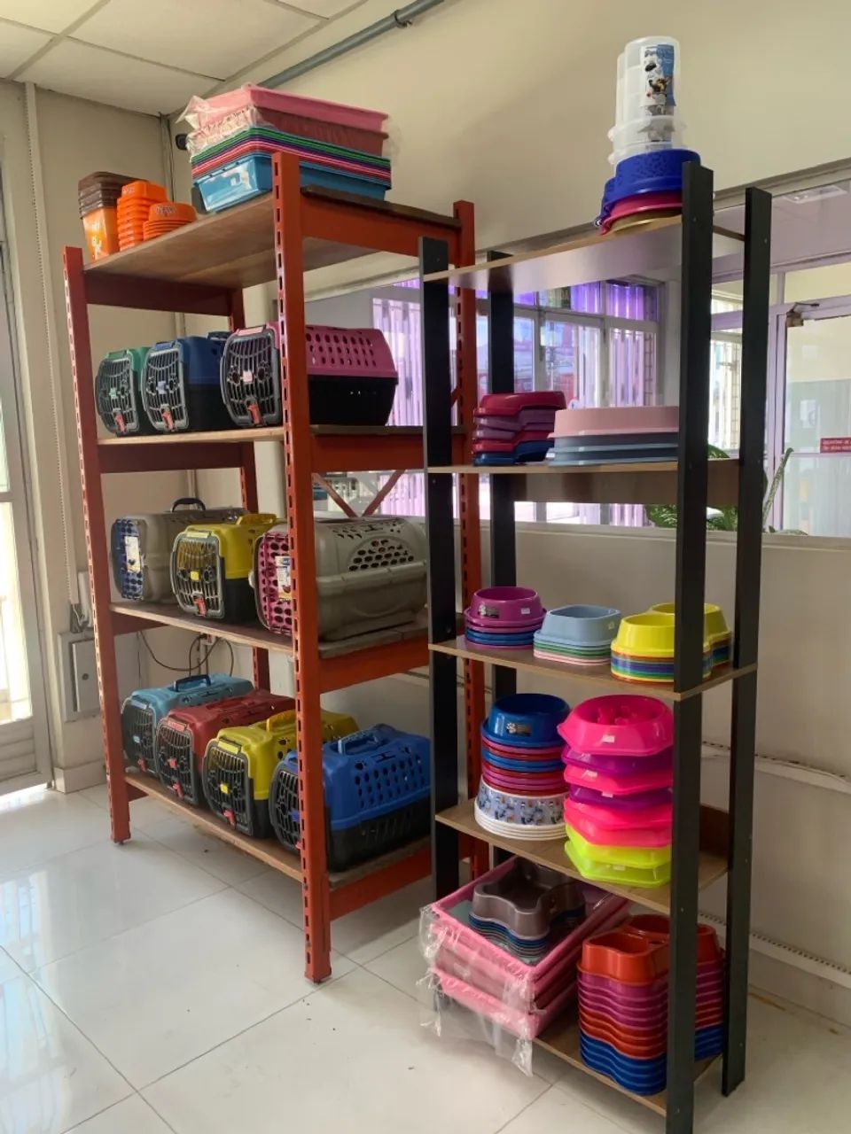 Petshop completo: soprador,secador,prateleiras,balcão, painel e acessórios  - Foto 6