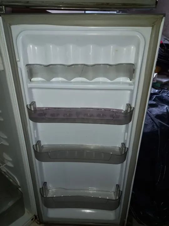 Geladeira com Defeito - Foto 6