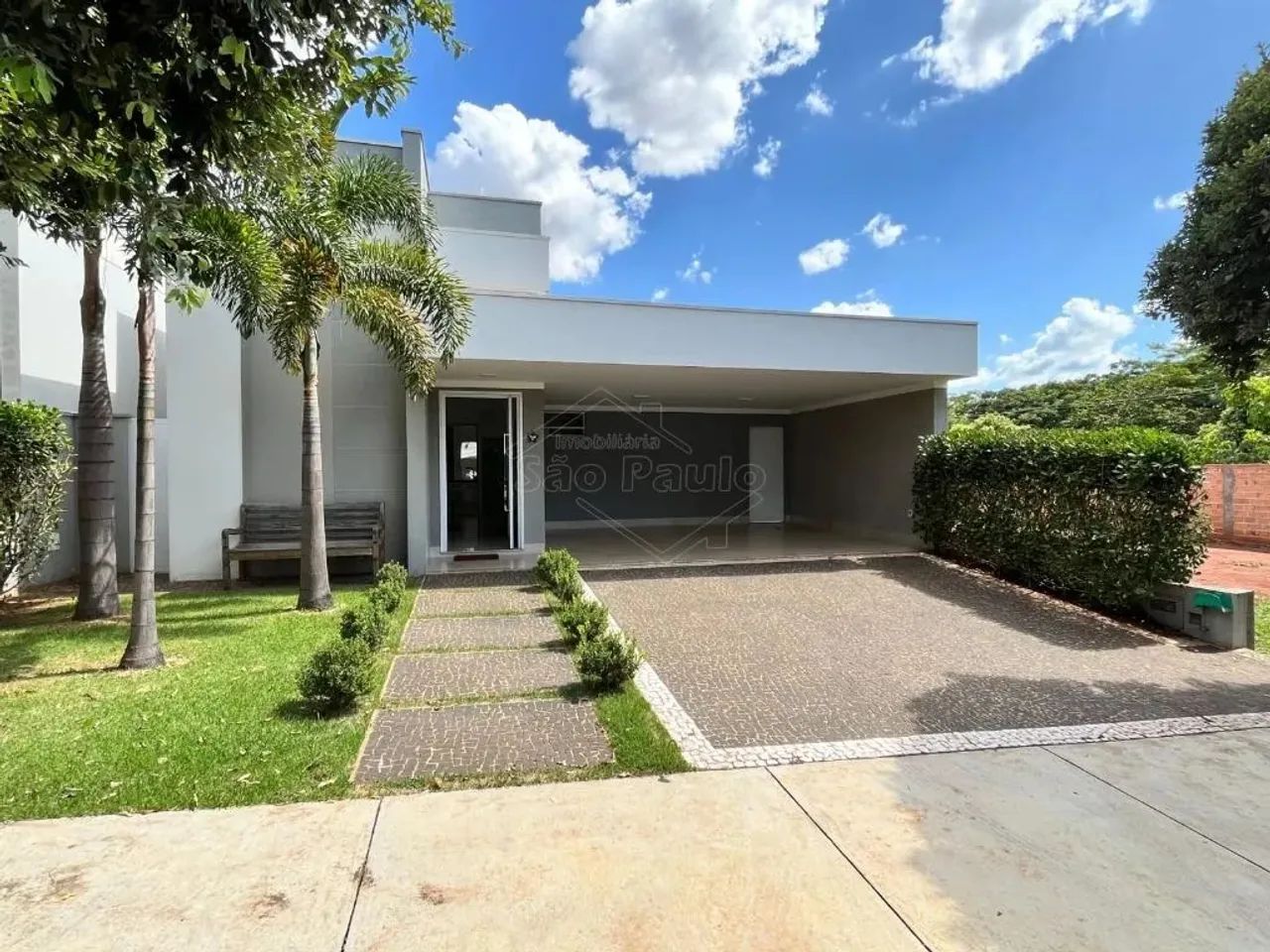 Casa com 3 suítes completas e área gourmet Quinta das Tipuanas