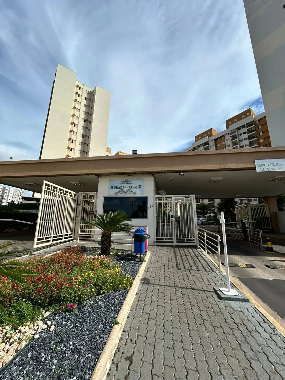 Apartamento com 4 quartos sendo 1 suíte e armários planejados