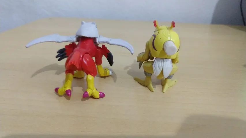 2 bonecos do Digimon - Holsmon e Digmon - Foto 2