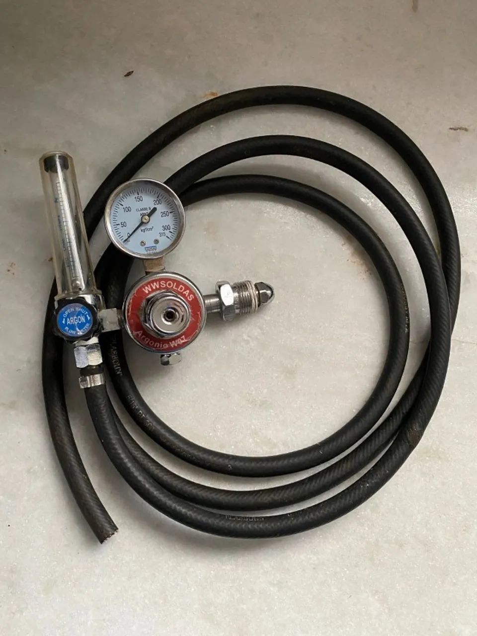 Regulador Para Gás Argônio Com Fluxômetro De Pressão (caixa de isopor de brinde)