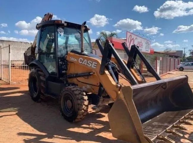 Retroescavadeira case 580n 4x4 ano 2017