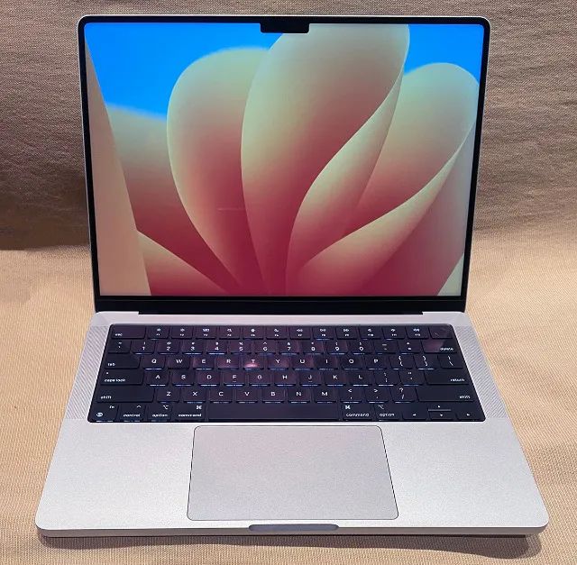 Macbook Pro 14" M2, 16gb Ram, 512gb