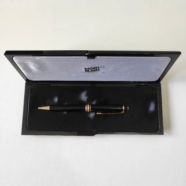 Caneta esferográfica preta Montblanc Meisterstuck