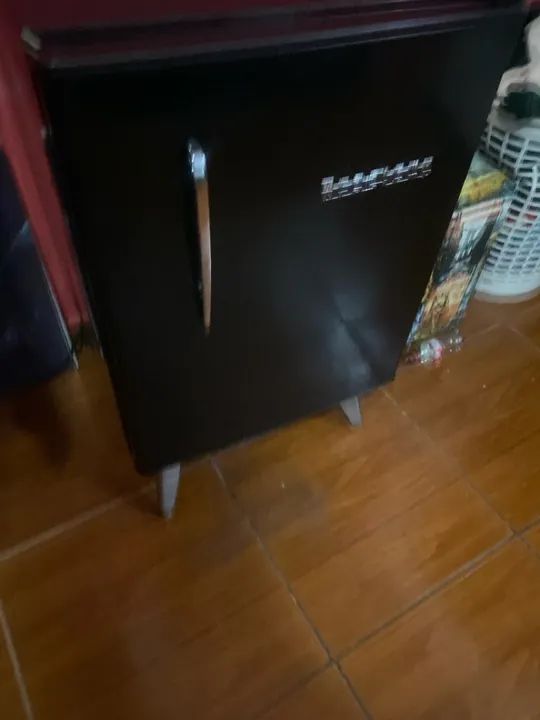 Frigobar Brastemp retrô preto - Foto 6