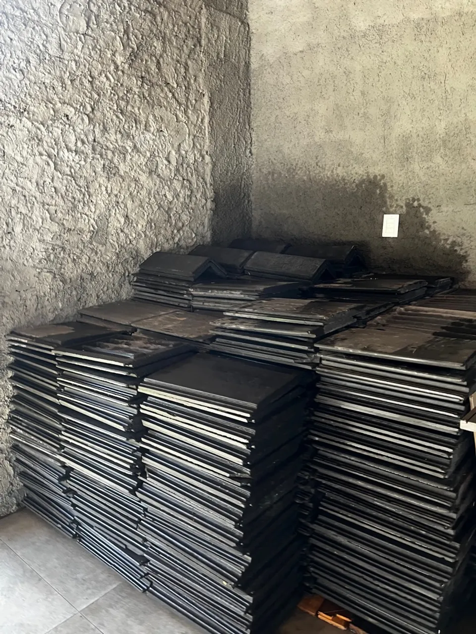 Lote de telhas de concreto plana especial c/ gloss