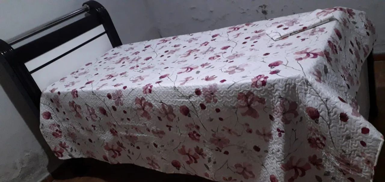 Cama de solteiro com colchão 
