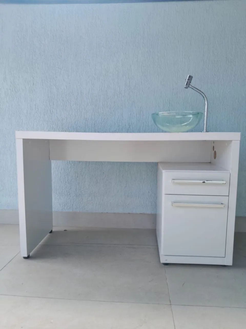 Mesa para salão de beleza com pia