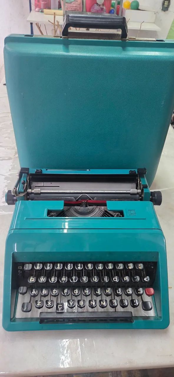 Máquina de escrever- Olivetti Studio 45 - Foto 3