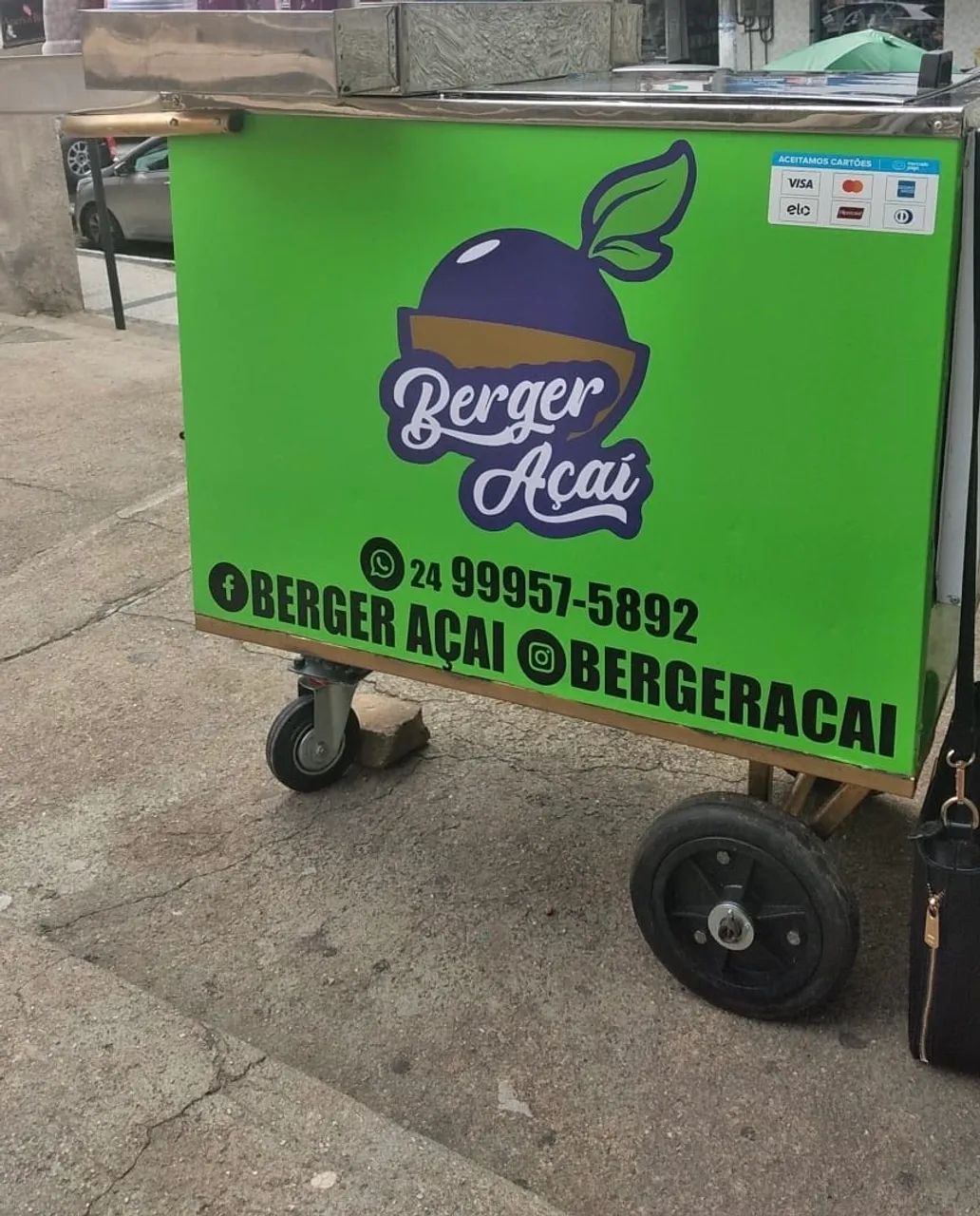 Carrinho de açaí 