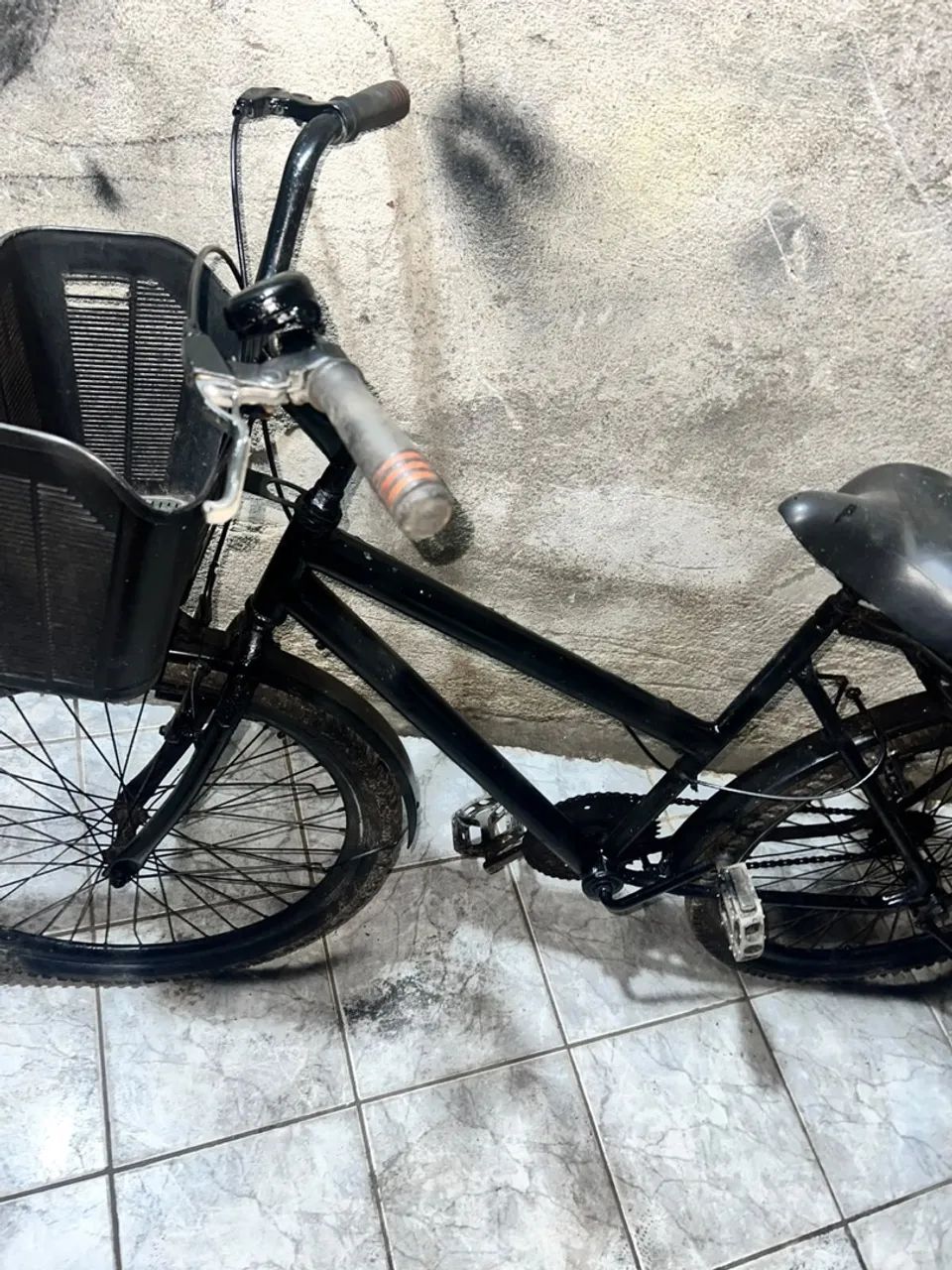 Bicicleta com cestinha e bagageiro  - Foto 2