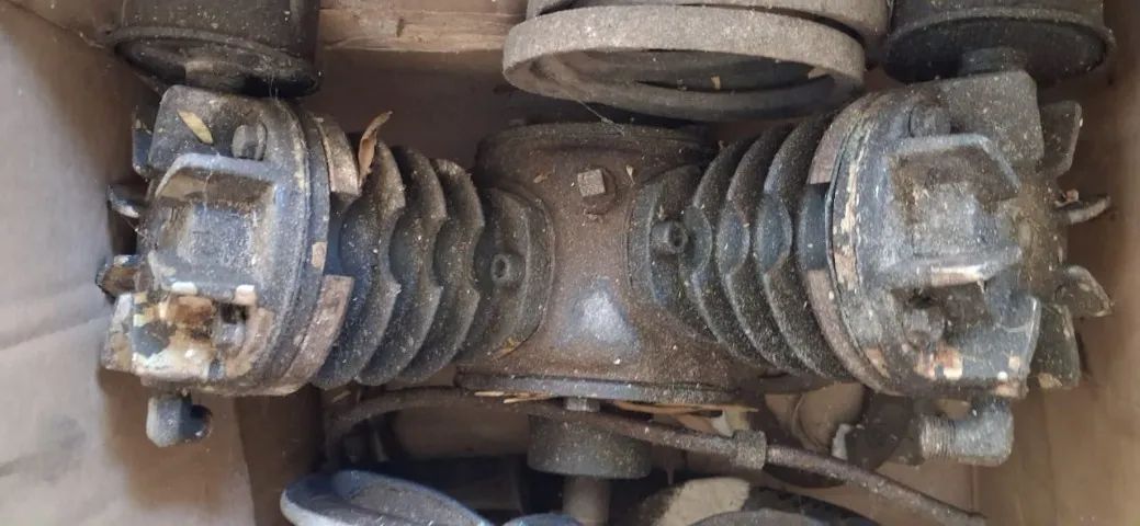 Compressor sem motor elétrico de partida e motor mecânico precisado de retifica - Foto 2