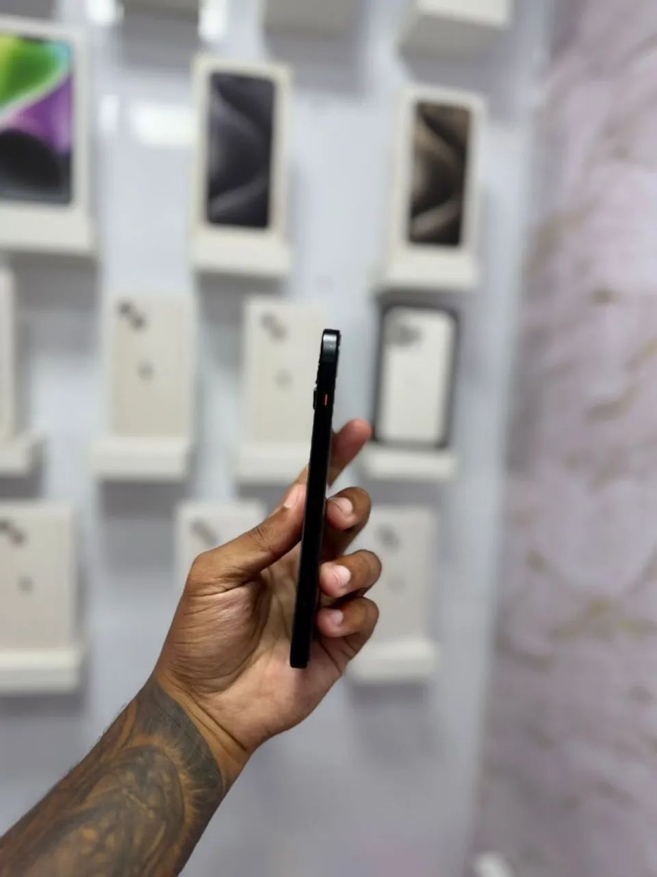 IPHONE 15 128GB PRETO<br>R$ 3.250,00 - Foto 3
