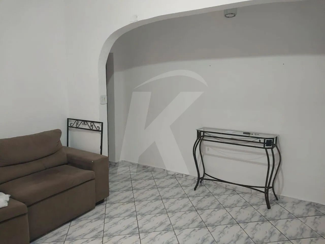 Casa com 2 quartos, sala, cozinha, banheiro e área de serviço. - Foto 2