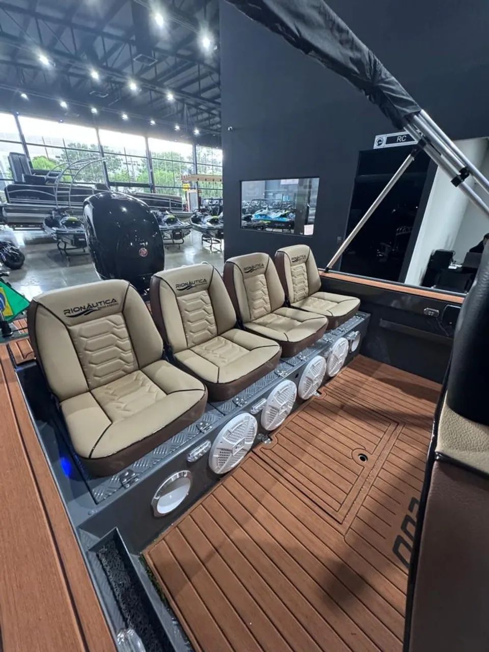 LANCHA RIONAUTICA MATRIX 20 