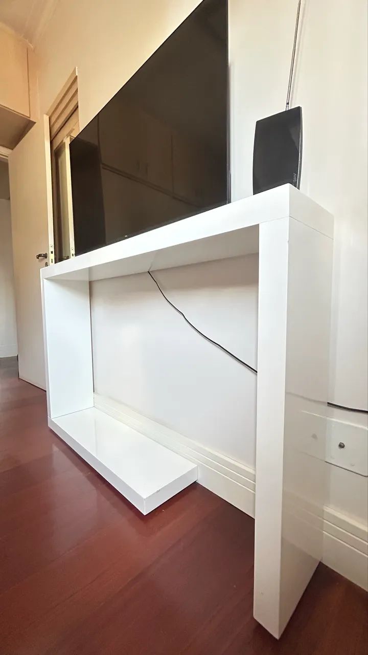 Aparador/Rack para TV - Marca Artzzi (1,40m).  - Foto 2