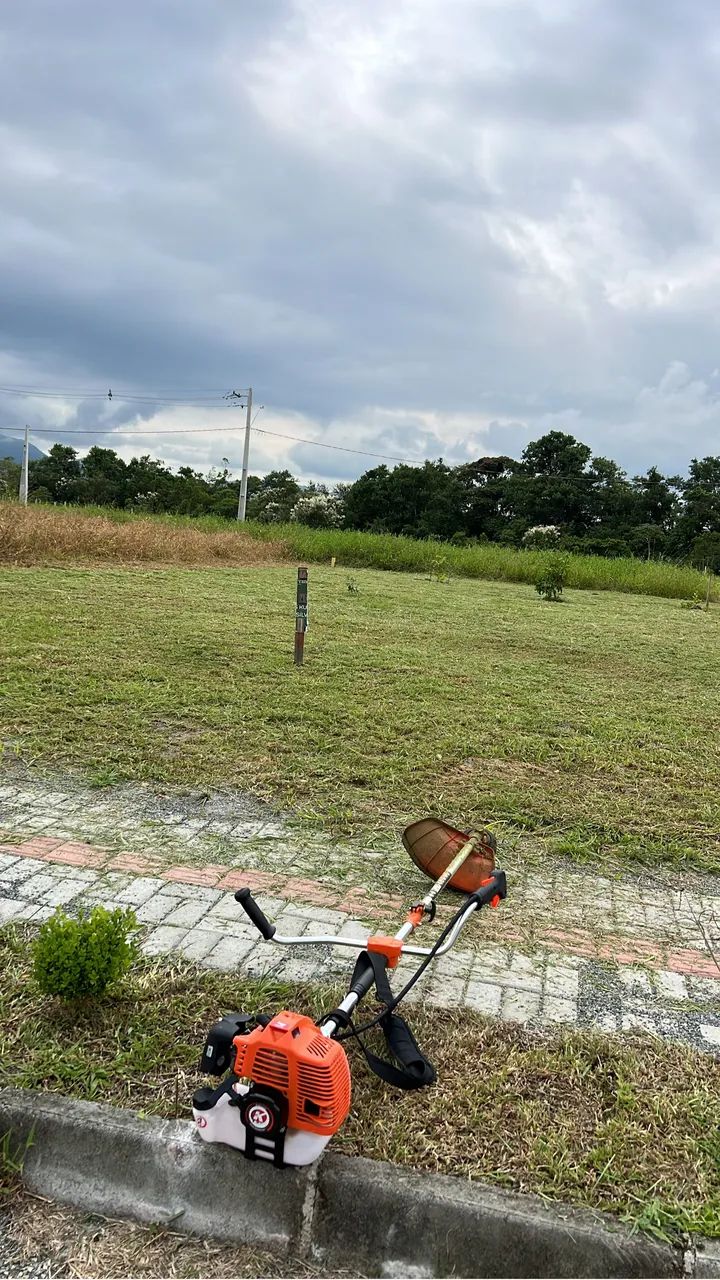 Roçadas de lotes, corte de mato alto.  - Foto 5