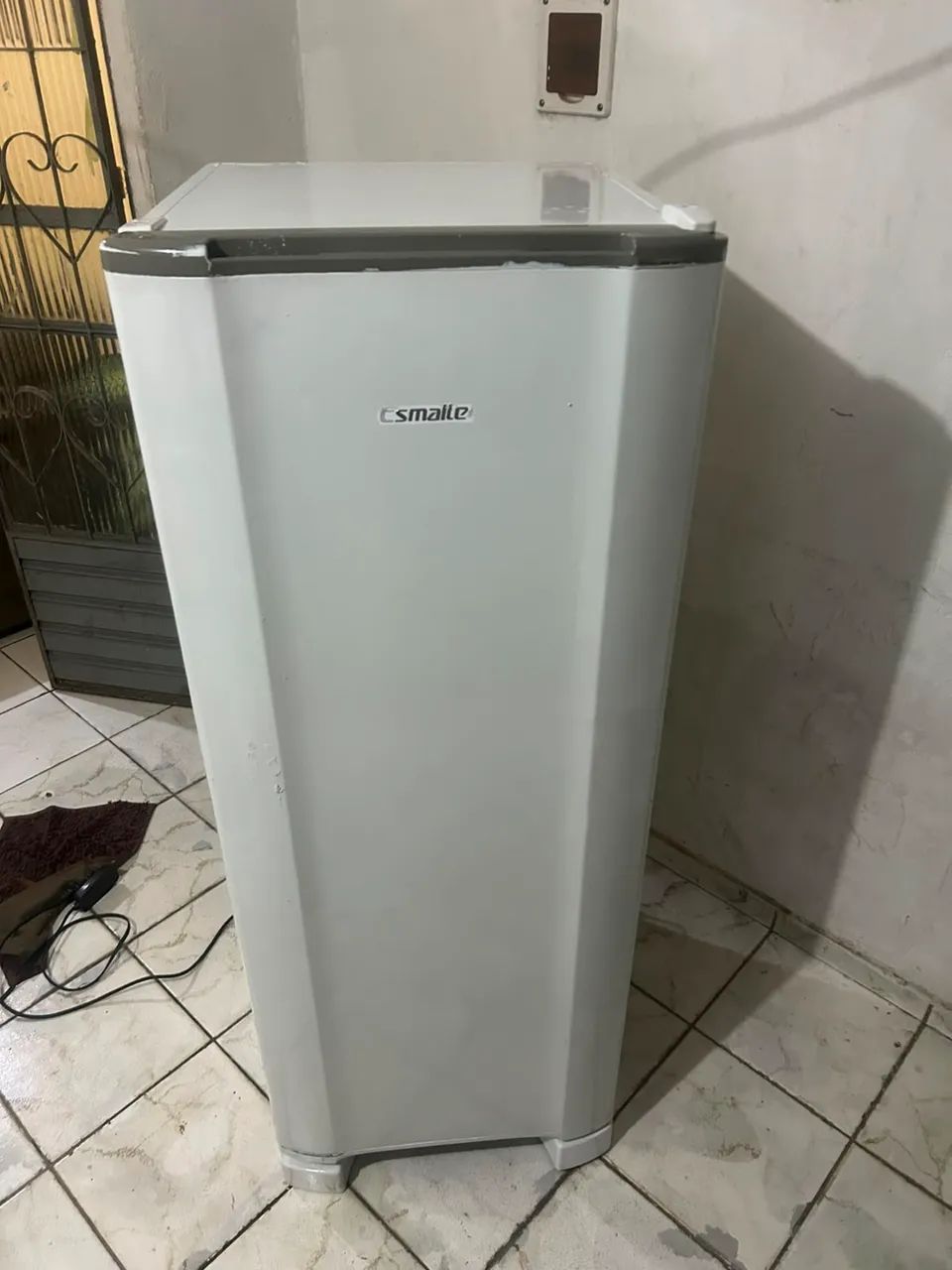 Geladeira esmaltec (Frete grátis) - Foto 4