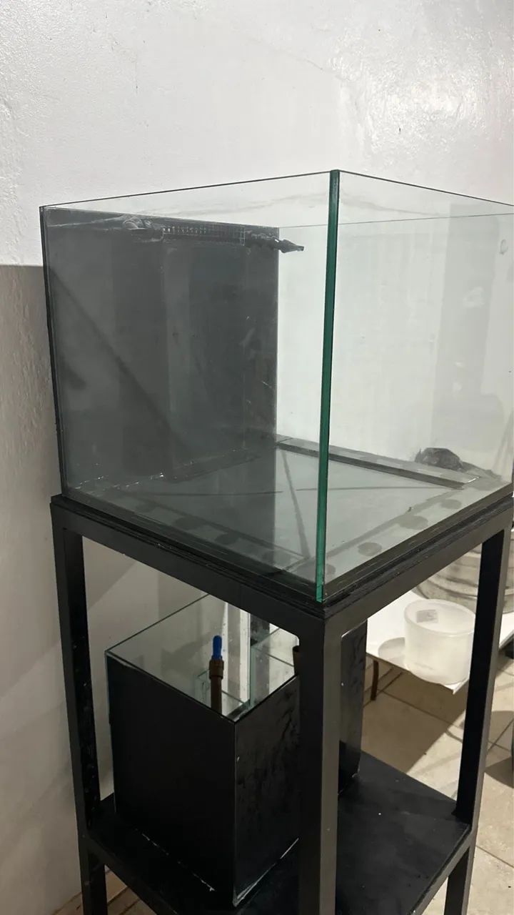 Aquário com base 