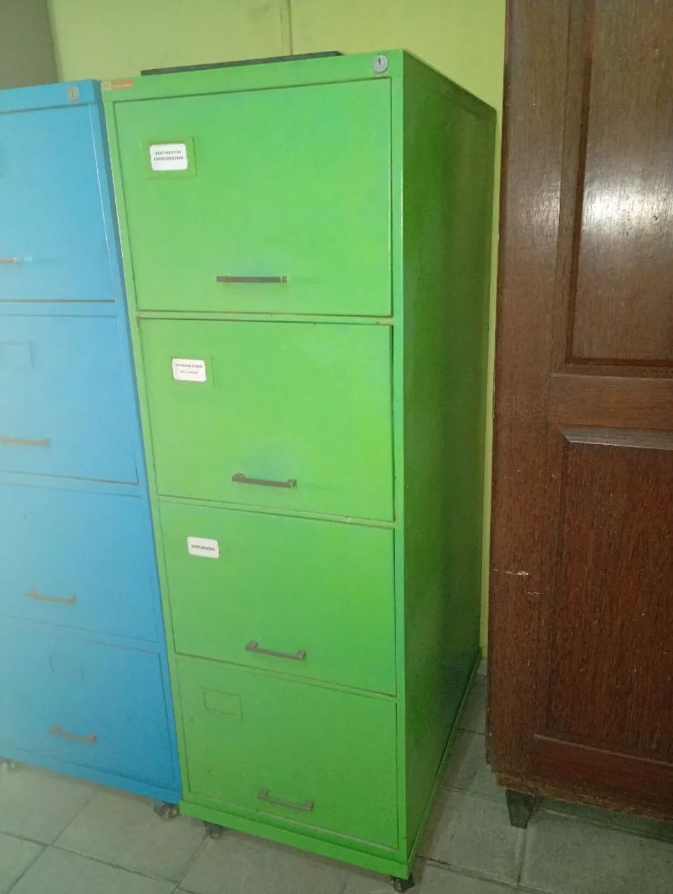 Arquivo de ferró bem conservado  - Foto 2