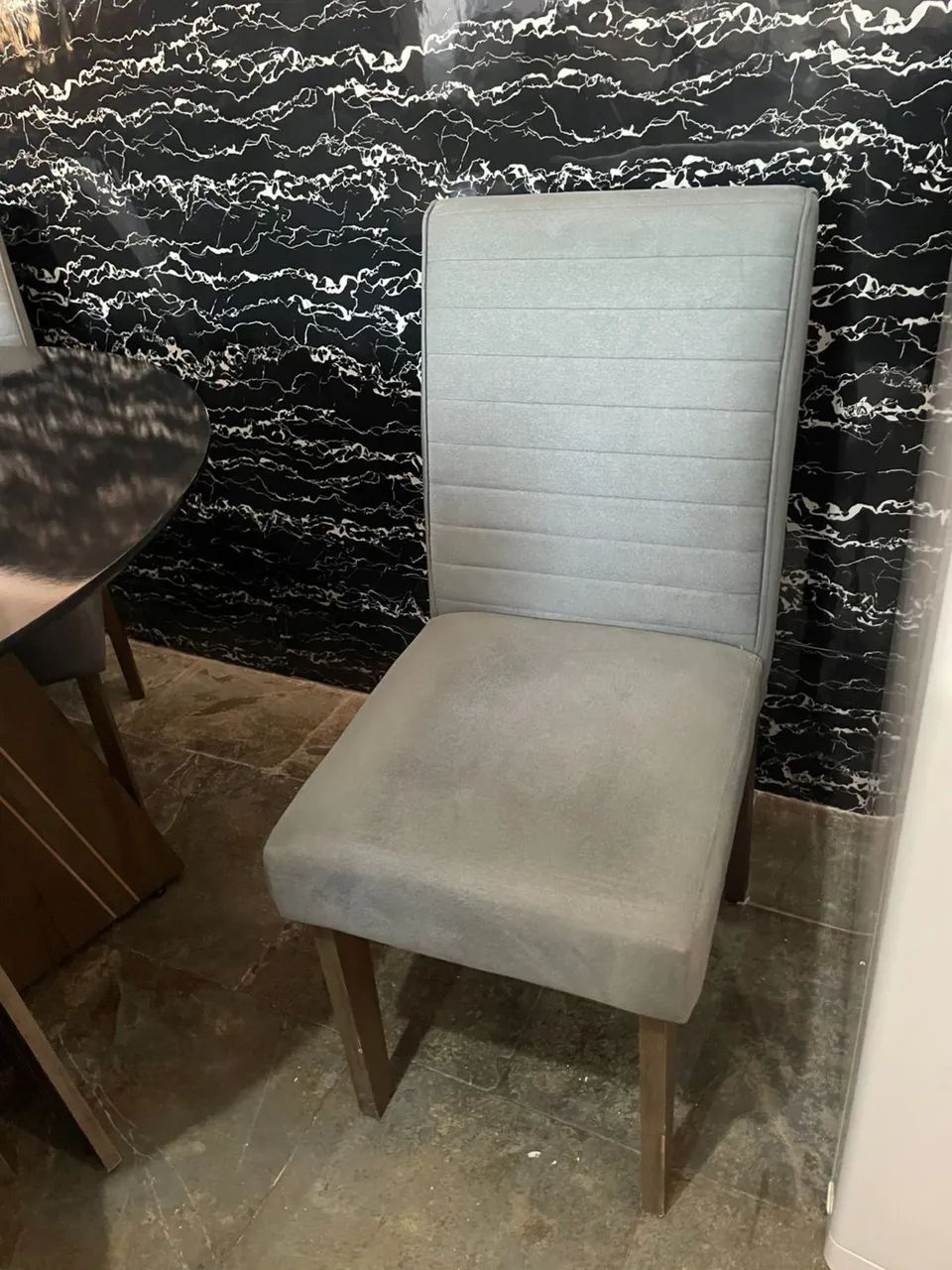 Vendo Mesa de MDF + 4 cadeiras  - Foto 4