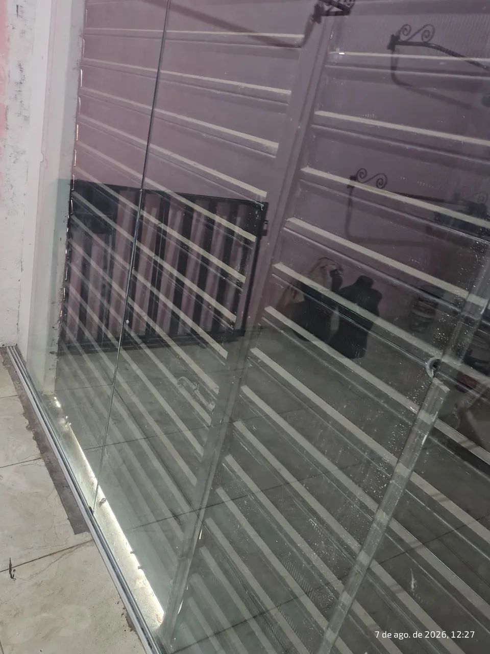 Vitrine de vidro completa 