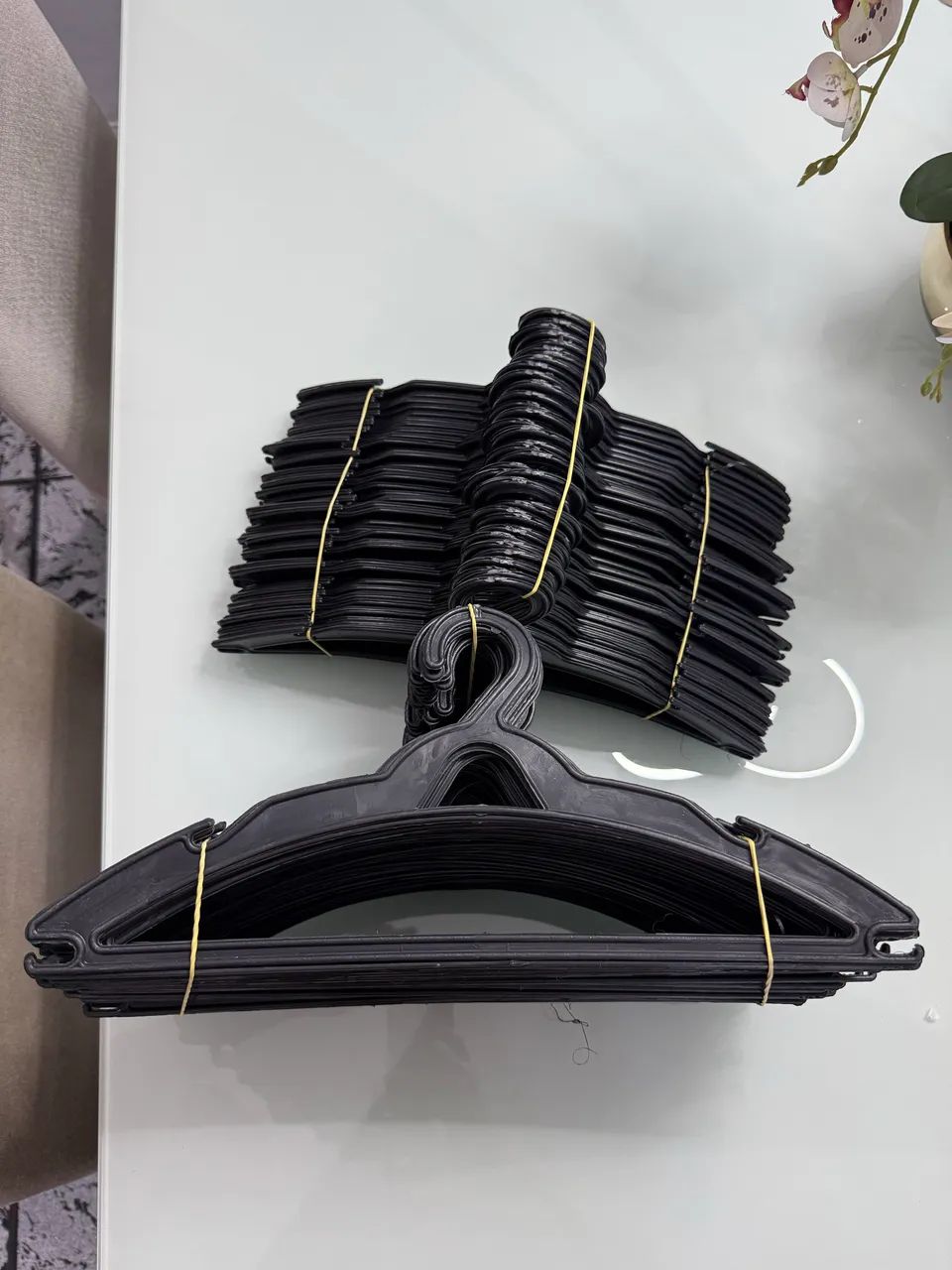 100 Cabides Plásticos Pretos - Foto 3