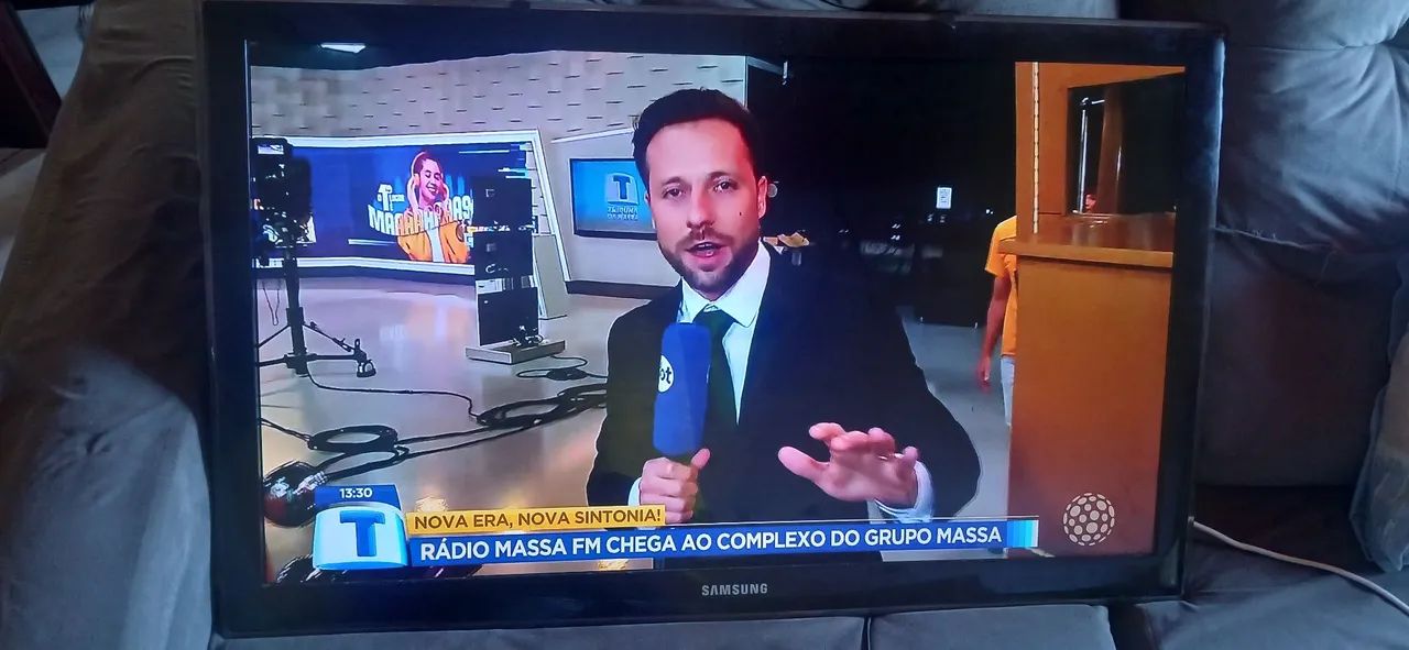 TV Samsung 40 polegadas não é Smart , está com um pequeno detalhe no volume