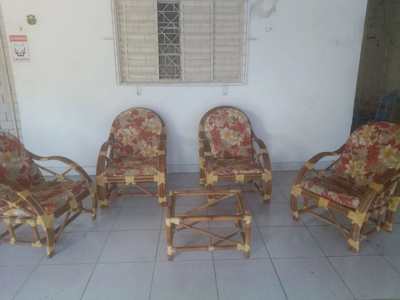 Cadeiras de bambu com centro