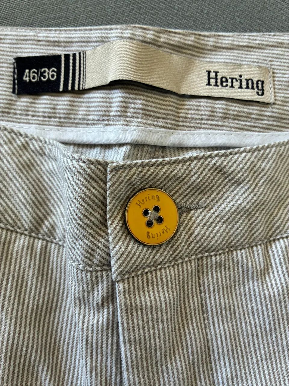 Short Hering 46 Risca de giz bege e branco  - Foto 3