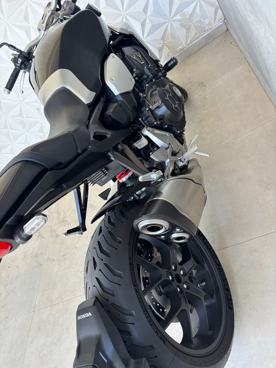 CB1000r Novíssima  - Foto 5