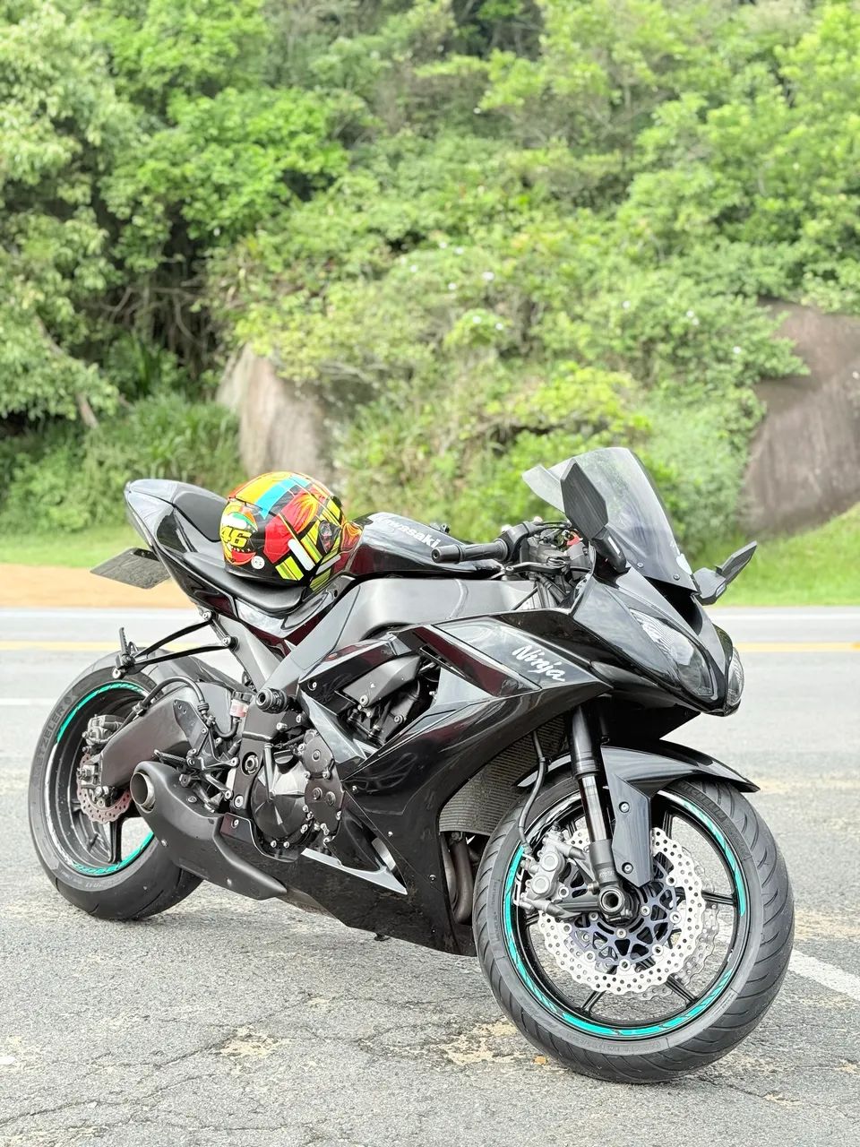 Kawasaki Zx-10/ Zx-10r 1000cc 2010 - 1505162230 | OLX
