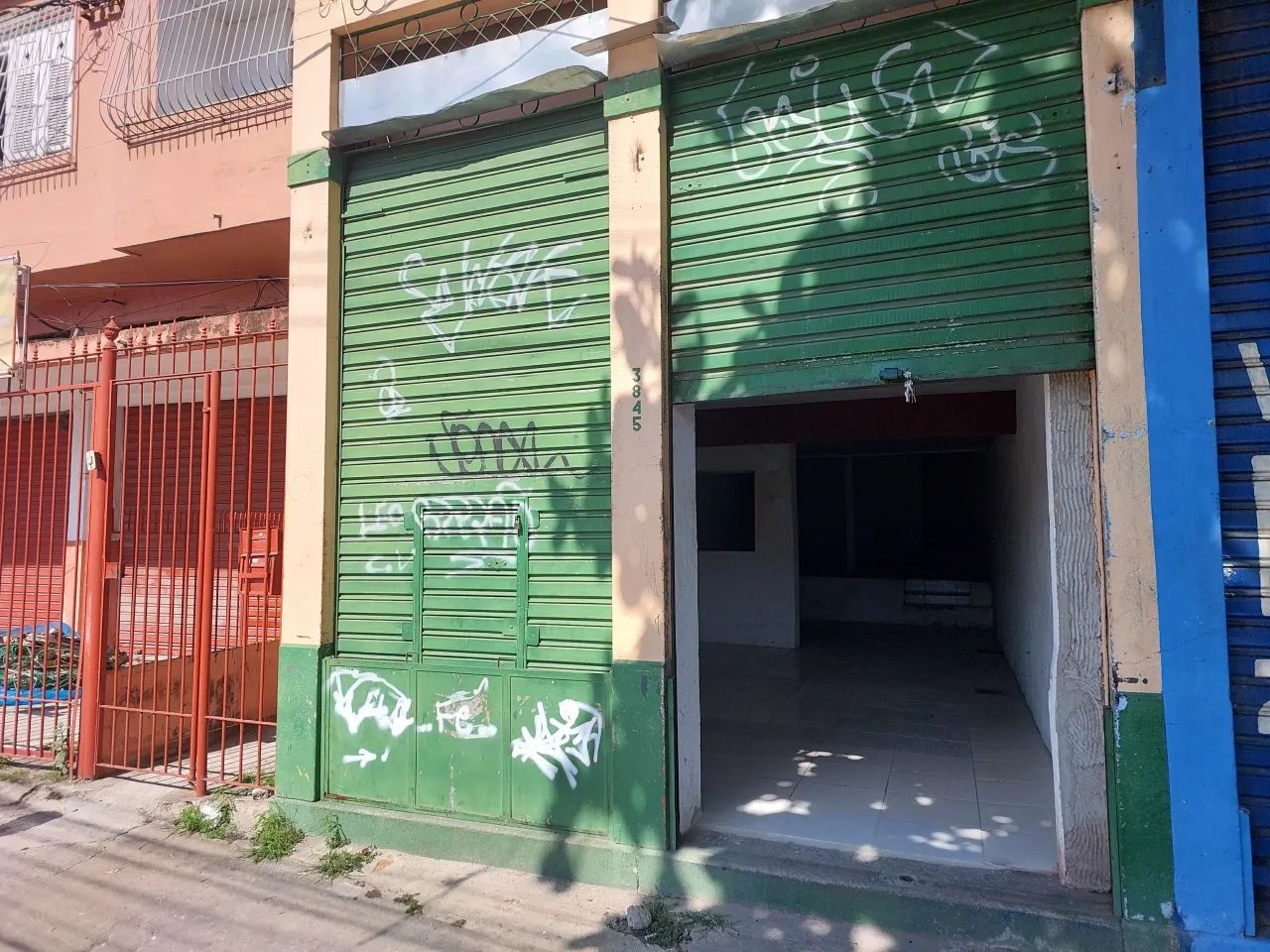 Loja comercial de rua próximo a Catedral da Fé com 79 m² em Del Castilho- RJ